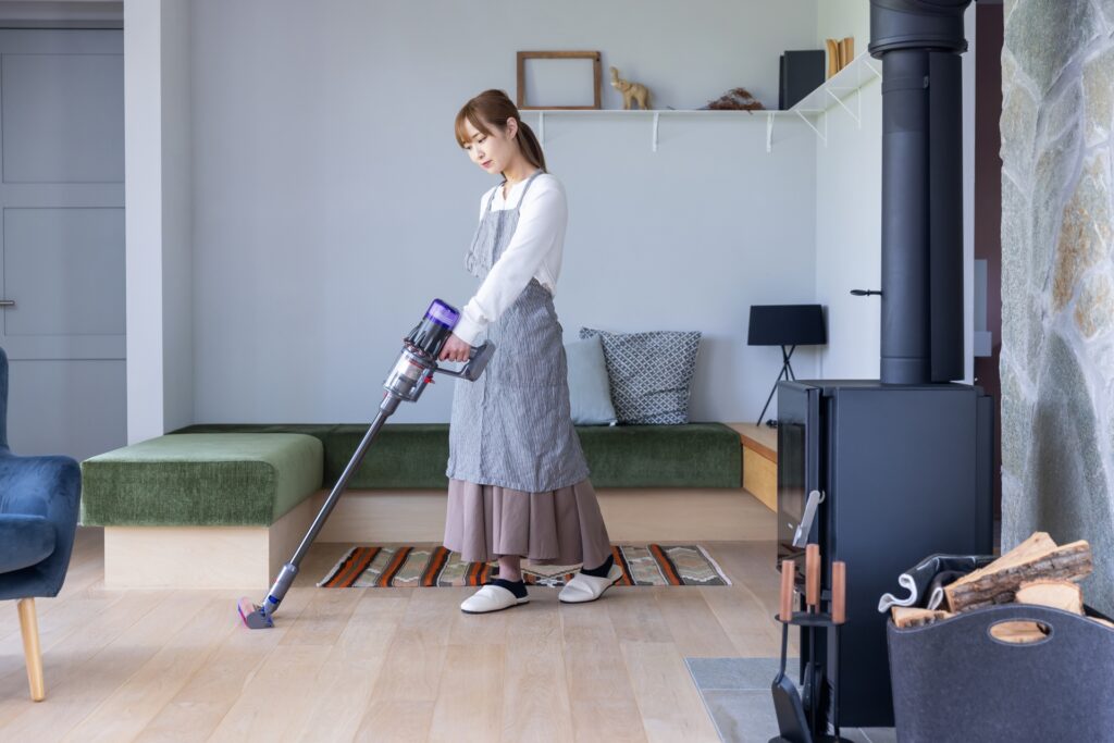 ハウスクリーニングのプロ直伝！フローリングを美しく保つお手入れ方法_img